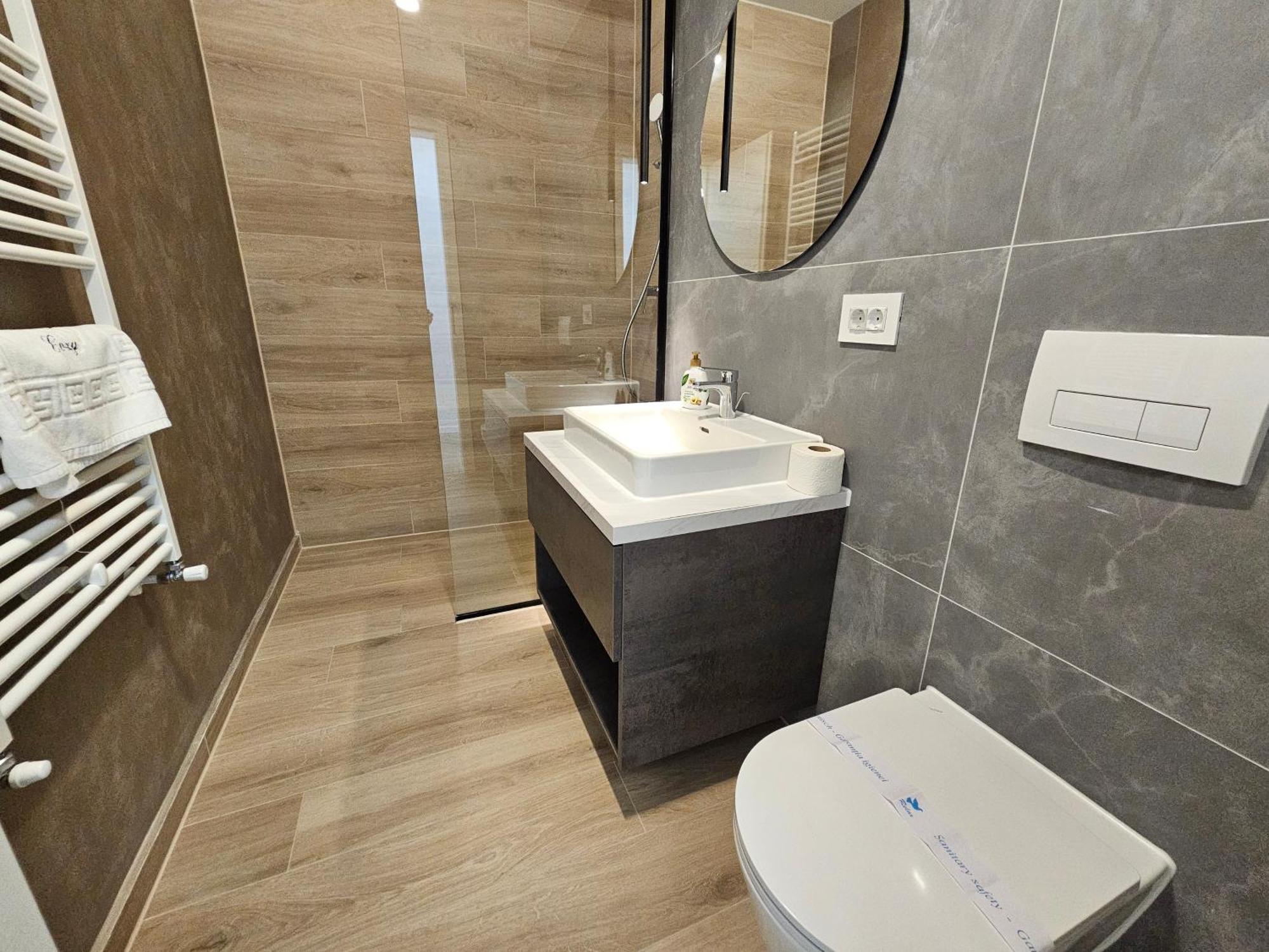 Deluxe Cozy Apartments - Coresi Mall #Brasov Braşov Exterior foto